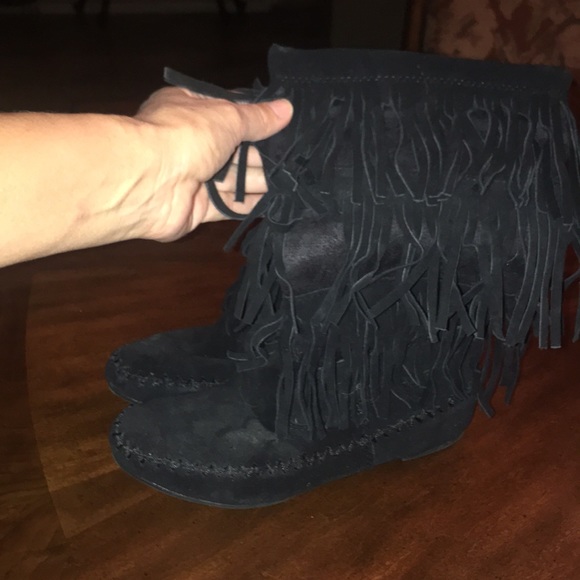 Black fringe boots - Picture 2 of 2